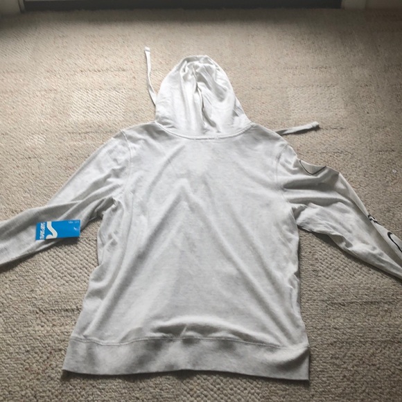 Thin surf style hoodie - Picture 2 of 4